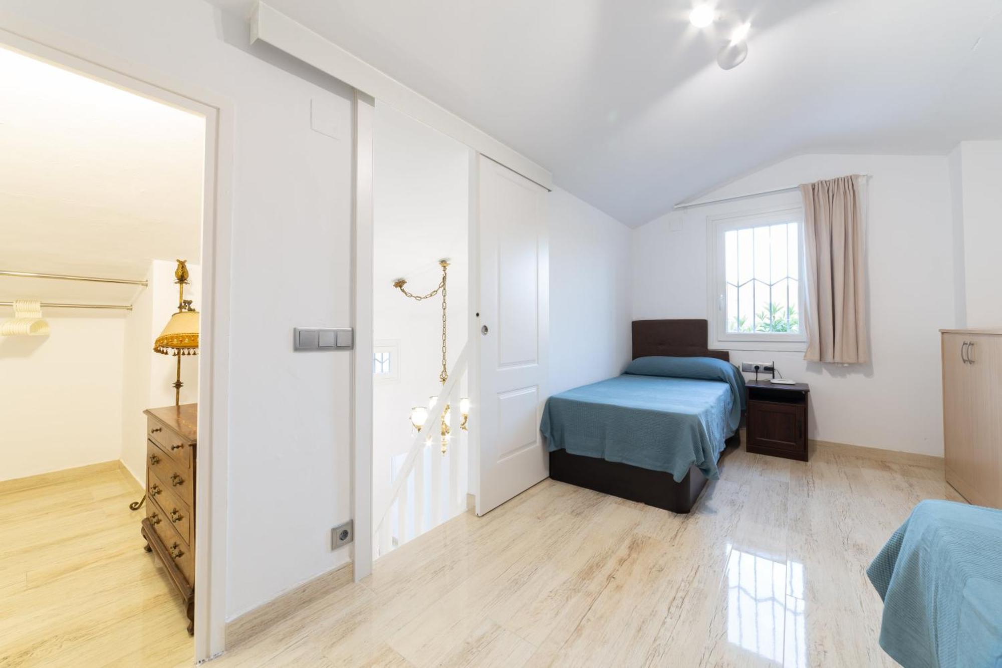 Вилла Silom House Сант-Пере-де-Рибес Экстерьер фото